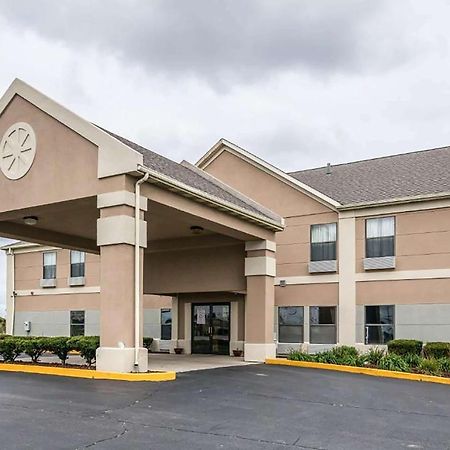 Days Inn By Wyndham Kentland Экстерьер фото