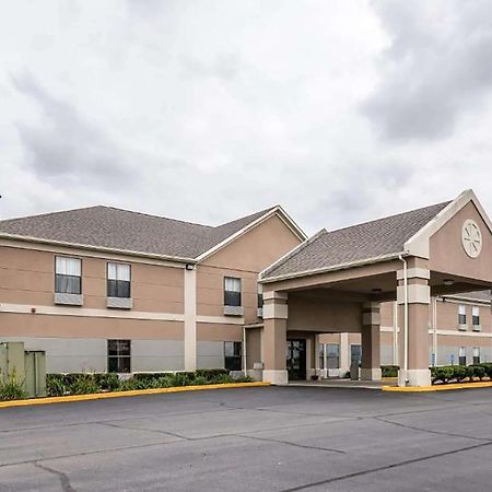 Days Inn By Wyndham Kentland Экстерьер фото