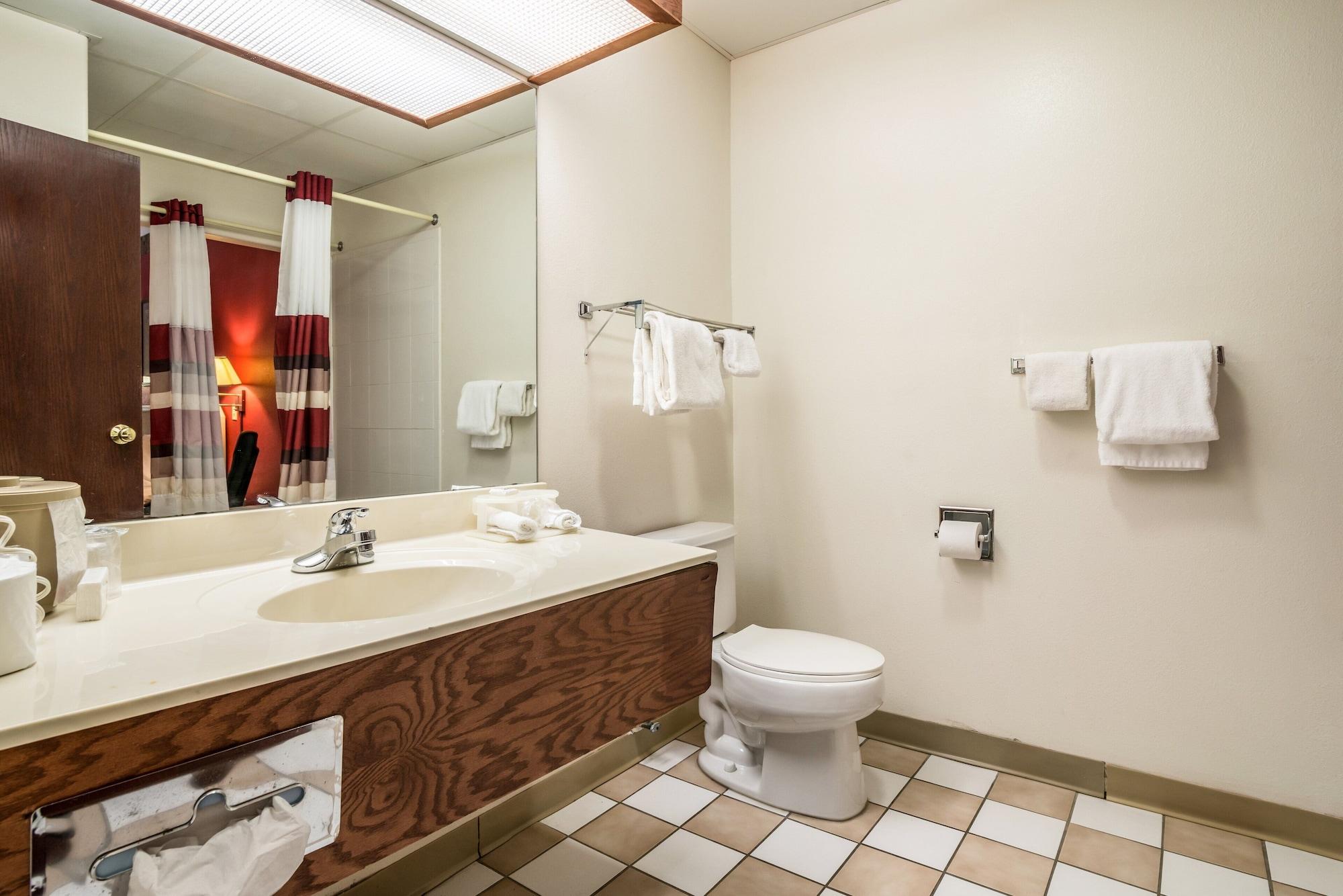 Days Inn By Wyndham Kentland Экстерьер фото